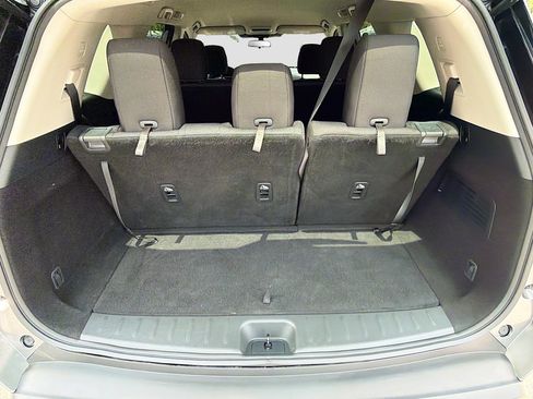 Used 2023 Nissan Pathfinder S FWD image 11
