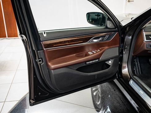 Used 2016 BMW 750i xDrive image 26