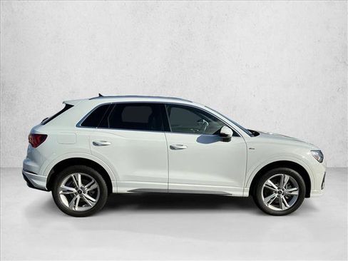 Used 2023 Audi Q3 2.0T Premium Plus w/ Premium Plus Package image 4