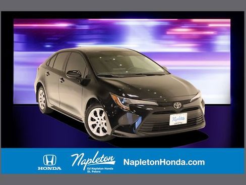 Used 2026 Toyota Corolla LE FWD image 1