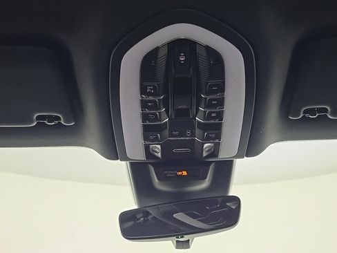 Certified 2026 Porsche Macan Turbo AWD/4WD image 25