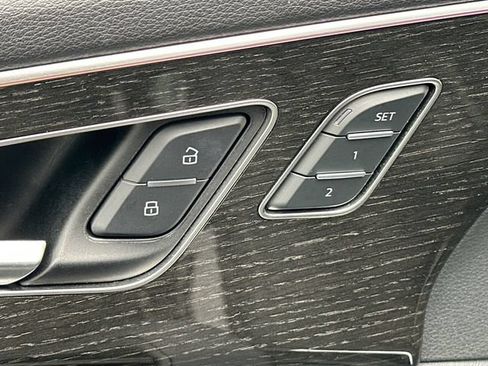 Used 2025 Audi Q7 3.0T Premium Plus AWD/4WD image 19