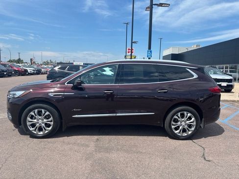 Used 2021 Buick Enclave Avenir w/ Avenir Technology Package AWD/4WD image 8
