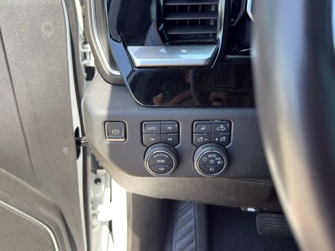 Used 2022 Chevrolet Silverado 1500 RST AWD/4WD image 25