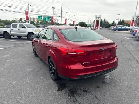 Used 2016 Ford Focus SE w/ Equipment Group 201A FWD image 5