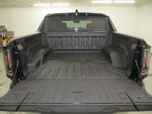 New 2026 GMC Hummer EV 2X w/ LPO, Dark Essentials Package image 5