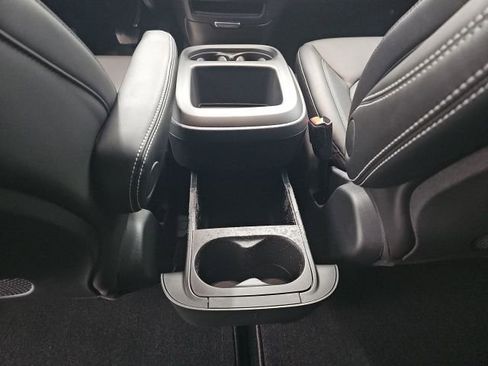 New 2026 Chrysler Pacifica Select image 35