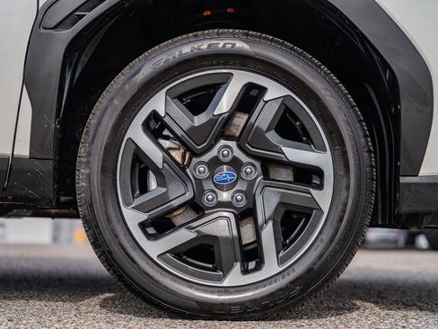 Used 2025 Subaru Forester Premium AWD/4WD image 10