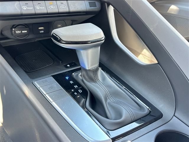 Used 2025 Hyundai Elantra Sport FWD image 26