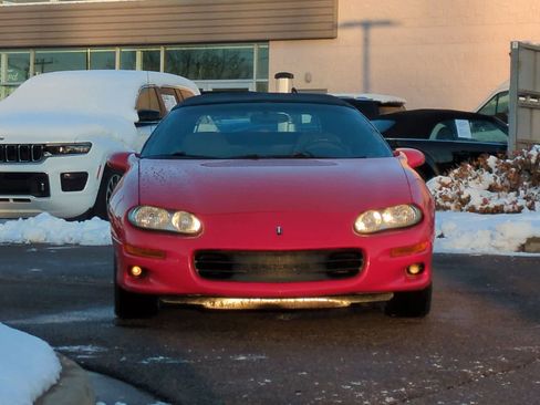 Used 2002 Chevrolet Camaro LT image 3
