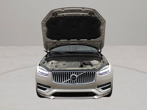 Used 2023 Volvo XC90 B5 Plus w/ Protection Package Premier image 41