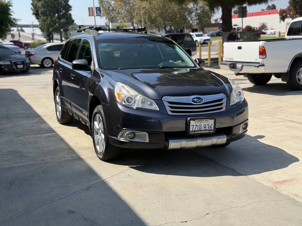 Used 2012 Subaru Outback 2.5i Limited AWD/4WD image 4