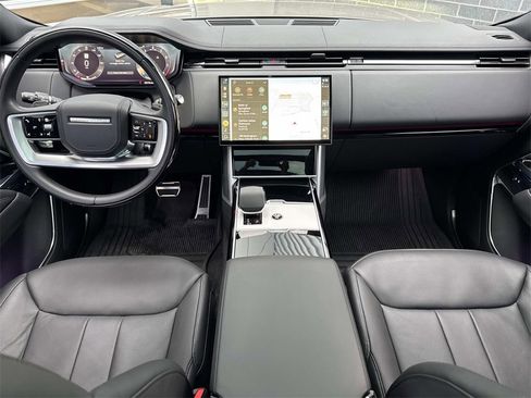 Certified 2024 Land Rover Range Rover SE image 18