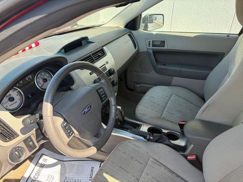 Used 2009 Ford Focus SE FWD image 9