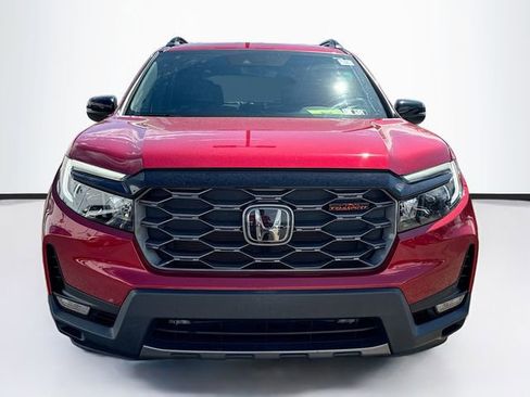Used 2023 Honda Passport TrailSport image 2