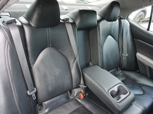 Used 2021 Toyota Camry LE FWD image 11