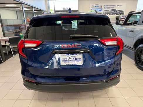 Used 2023 GMC Terrain SLE w/ Elevation Edition FWD image 10