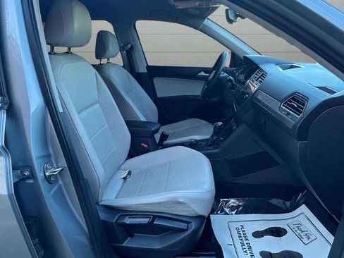 Used 2020 Volkswagen Tiguan SE image 14