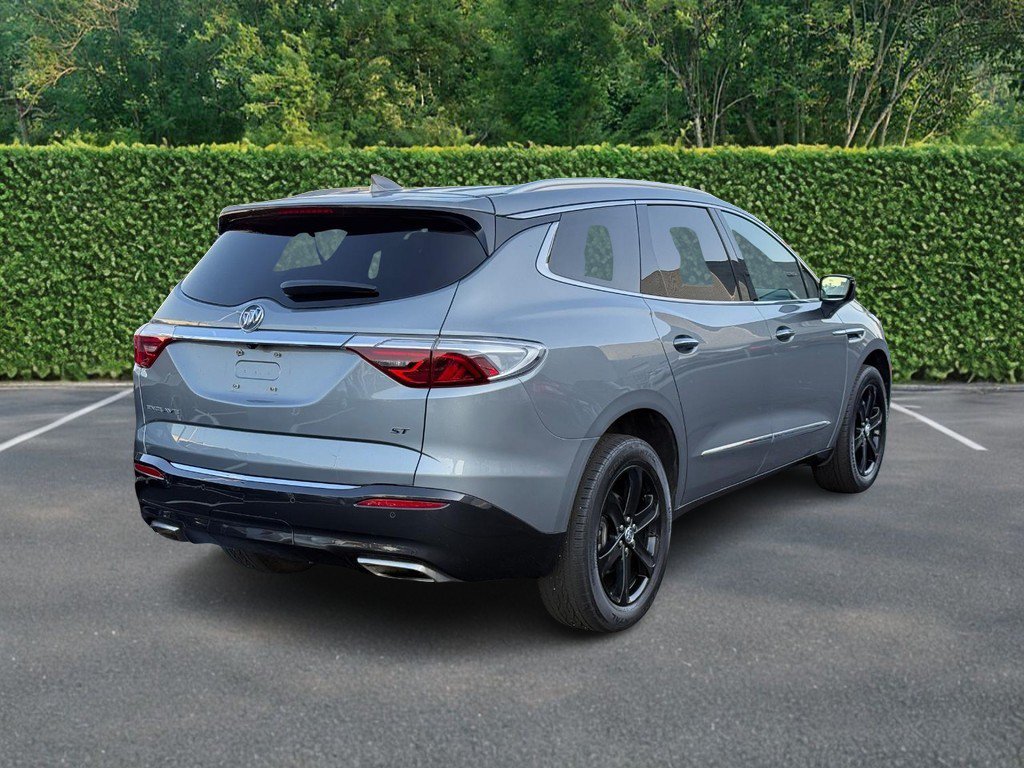 Used 2023 Buick Enclave Essence w/ Experience Buick Package FWD image 3