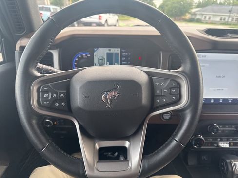 Used 2022 Ford Bronco Outer Banks w/ Sasquatch Package AWD/4WD image 15