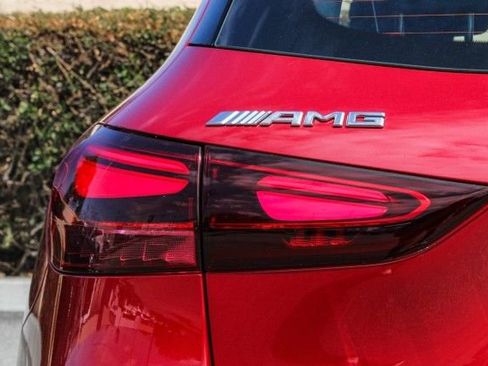 New 2025 Mercedes-Benz GLA 35 AMG 4MATIC image 9
