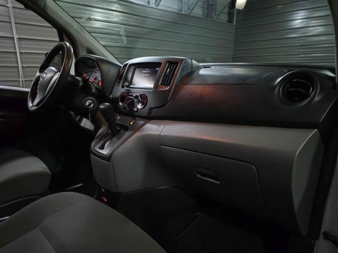 Used 2020 Nissan NV200 S image 14