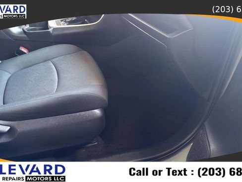 Used 2021 Toyota RAV4 XLE AWD/4WD image 37