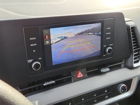 Certified 2025 Kia Sportage LX image 18