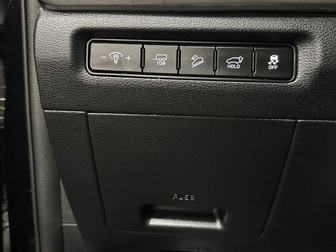 Used 2025 Kia Telluride AWD image 36