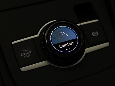 New 2026 Volkswagen Tiguan SE R-Line AWD/4WD image 11