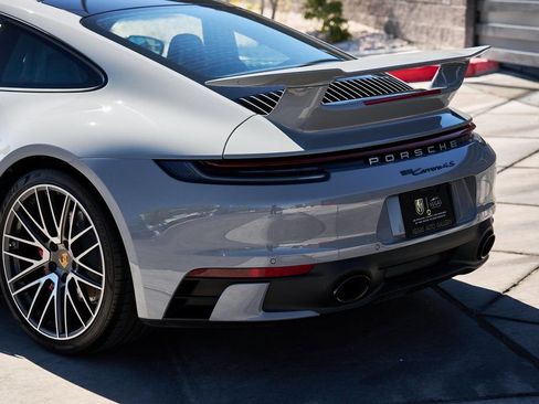 Used 2024 Porsche 911 Carrera 4S w/ Premium Package image 8