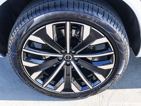 New 2026 Volvo XC90 B6 Ultra w/ Protection Package image 13