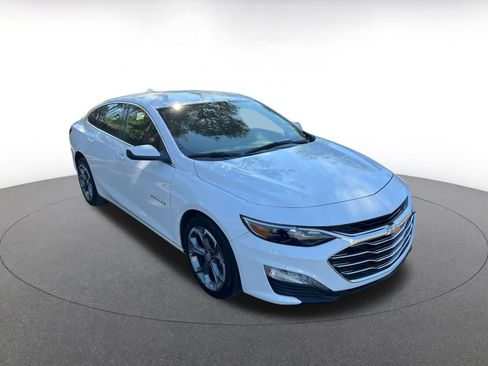 Used 2024 Chevrolet Malibu LT image 1