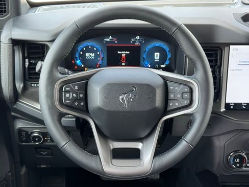 New 2025 Ford Bronco Badlands image 7