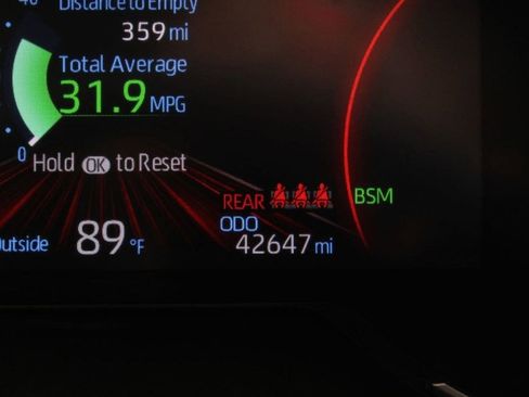Used 2025 Toyota RAV4 XLE FWD image 16