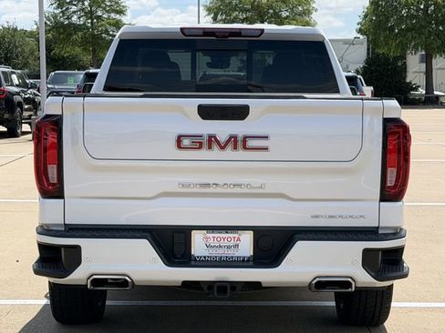 Used 2024 GMC Sierra 1500 Denali w/ Technology Package AWD/4WD image 5