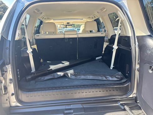 Used 2023 Lexus GX 460 Luxury w/ Accessory Package AWD/4WD image 21