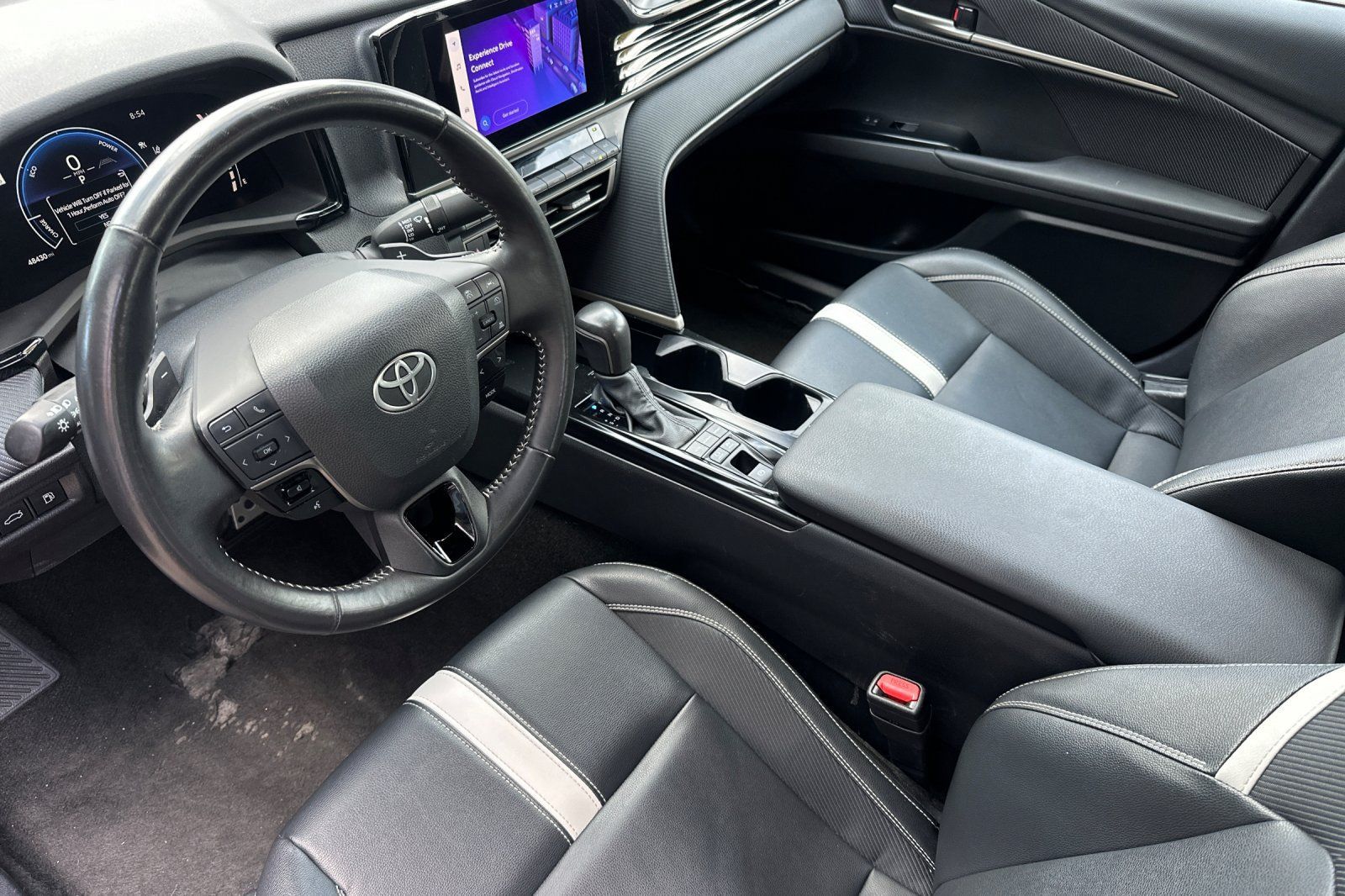 Used 2025 Toyota Camry SE FWD image 10