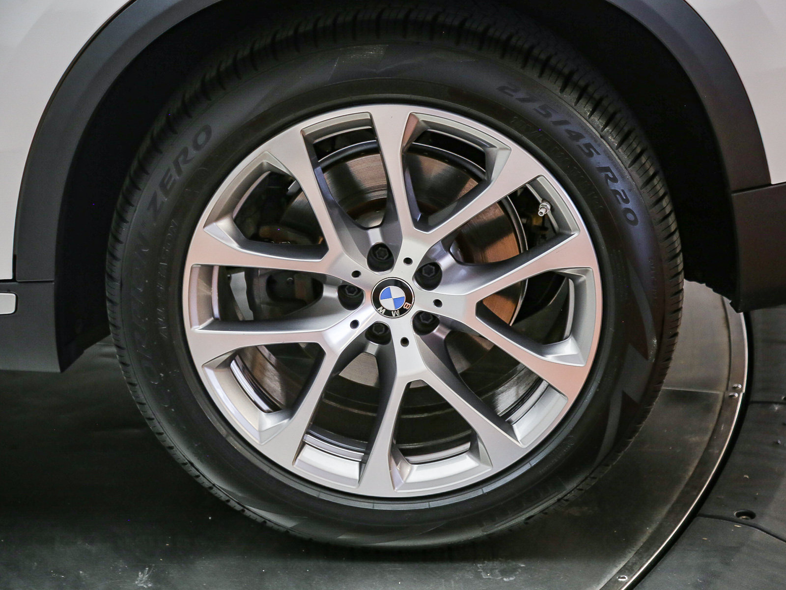 Used 2022 BMW X5 xDrive40i w/ Parking Assistance Package AWD/4WD image 11