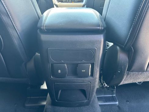 Used 2024 Ford Explorer XLT w/ Equipment Group 202A AWD/4WD image 51