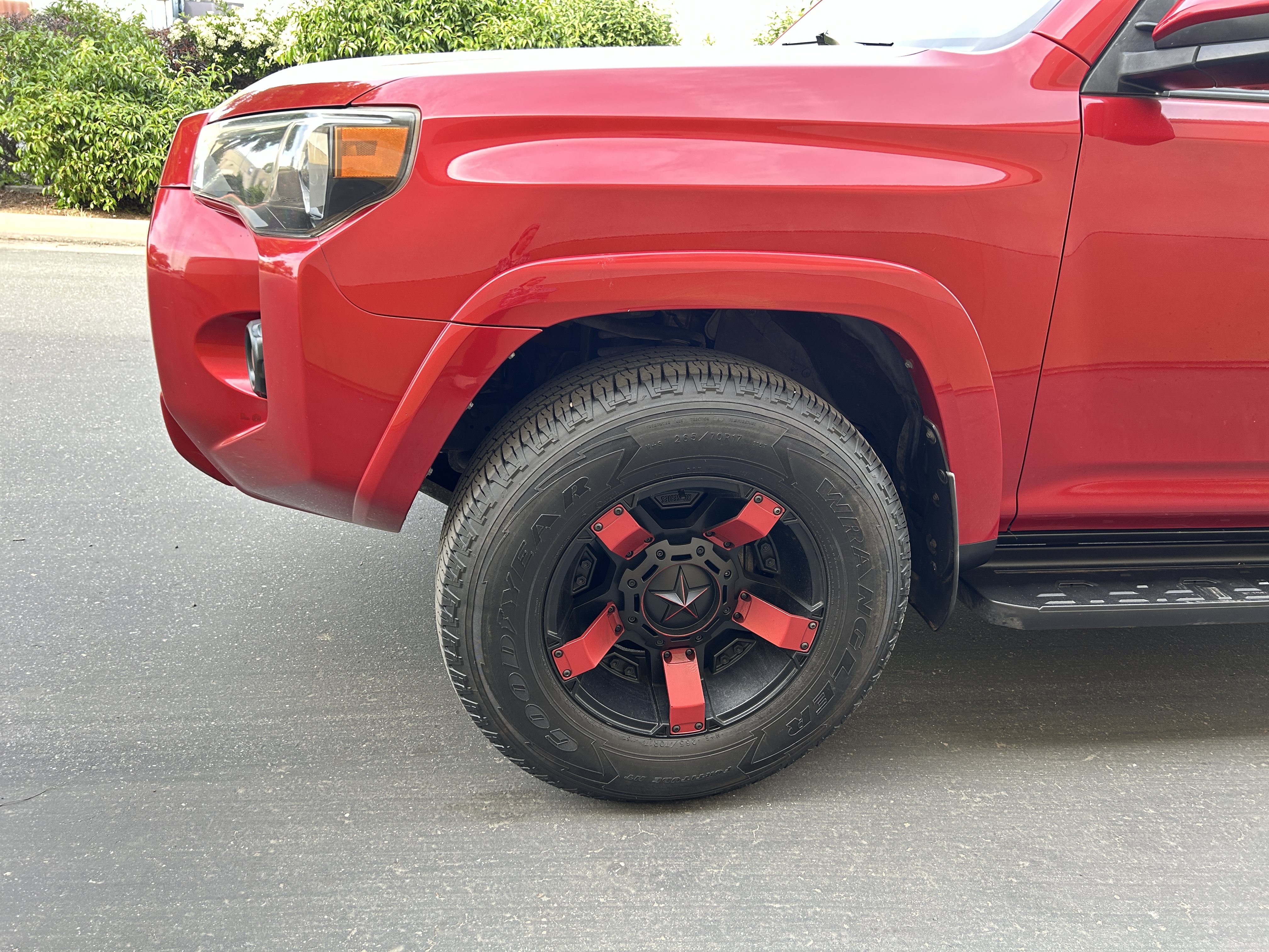 Used 2015 Toyota 4Runner SR5 AWD/4WD image 4