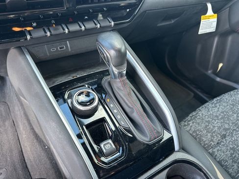 Used 2023 Chevrolet Colorado Z71 w/ Z71 Convenience Package 2 image 18