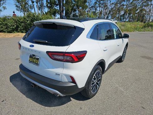 New 2025 Ford Escape SE w/ Class II Trailer Tow Package image 6