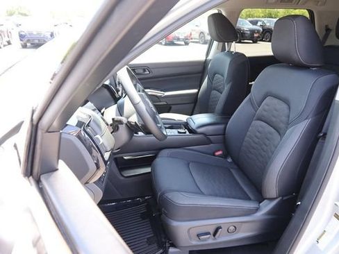 Certified 2025 Nissan Pathfinder SV AWD/4WD image 9