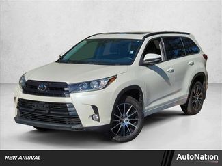 Used 2017 Toyota Highlander SE video 1