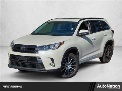 Used 2017 Toyota Highlander SE