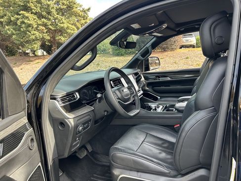 Used 2022 Jeep Wagoneer Series III w/ Premium Group I image 41