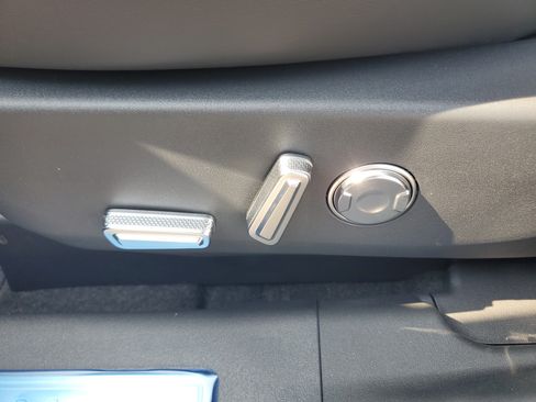 New 2026 Lincoln Nautilus Premier AWD/4WD image 11