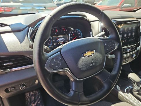 Used 2023 Chevrolet Traverse LT FWD image 11