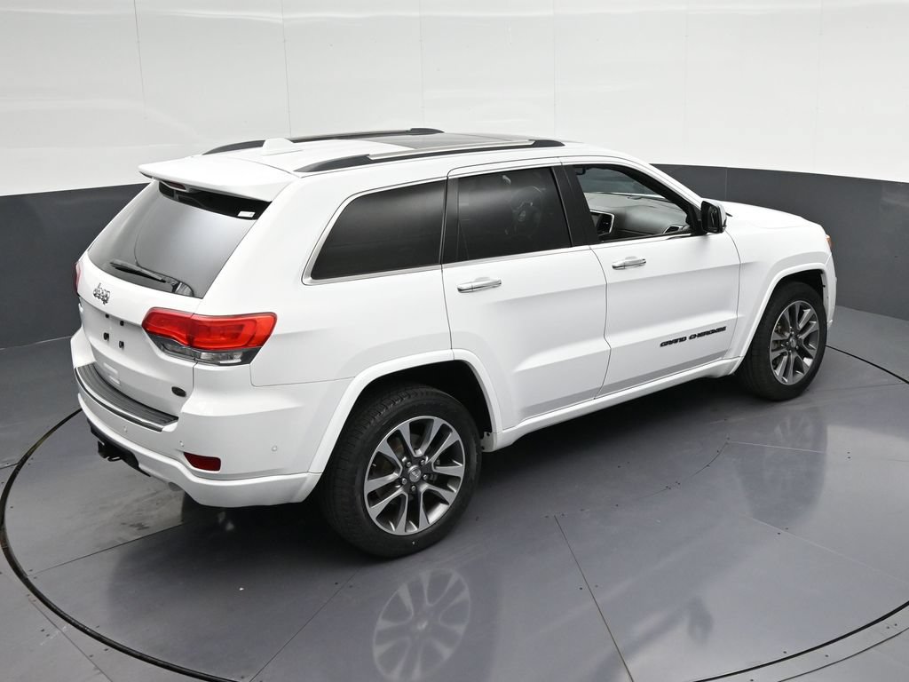 Used 2017 Jeep Grand Cherokee Overland w/ Jeep Active Safety Group RWD image 21